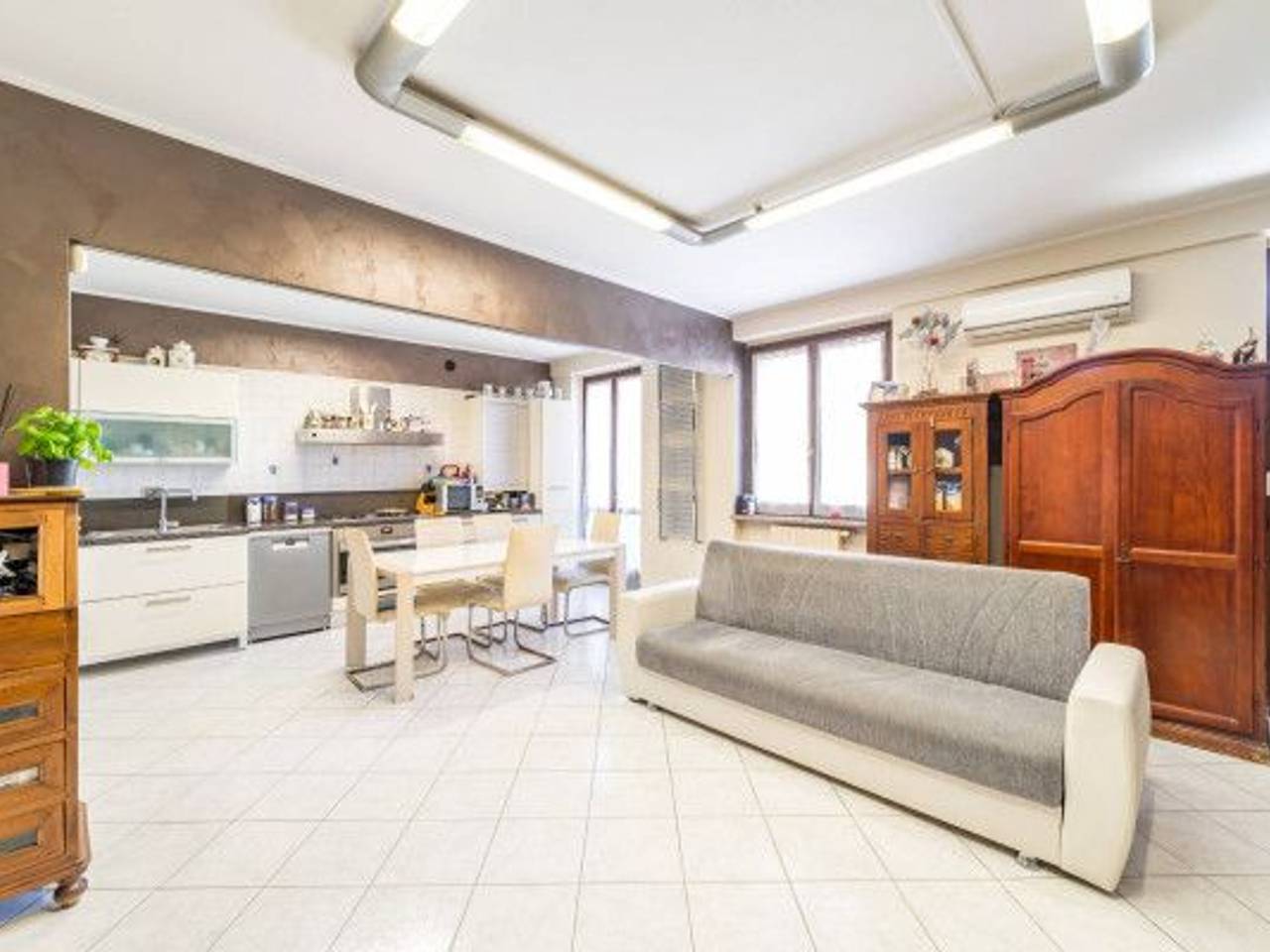casa indipendente in vendita a Carmagnola in zona Salasio