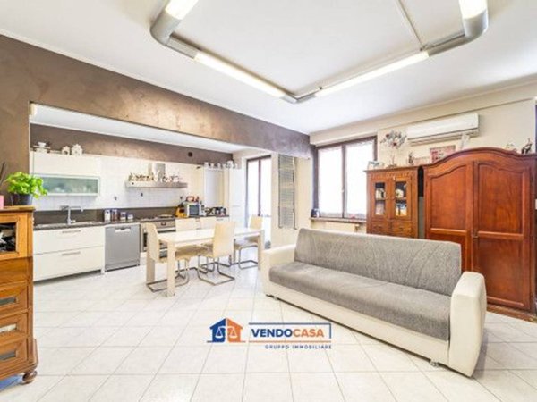 casa indipendente in vendita a Carmagnola in zona Salasio