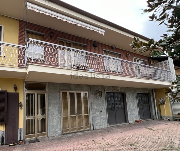 casa indipendente in vendita a Carmagnola in zona Salasio