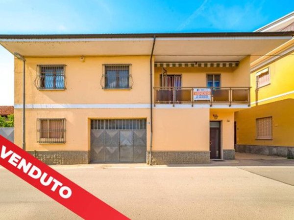 casa indipendente in vendita a Carmagnola in zona Salasio