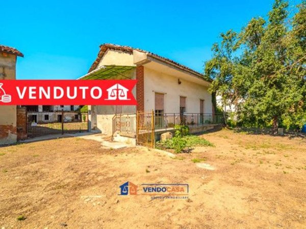 casale in vendita a Carmagnola in zona San Giovanni