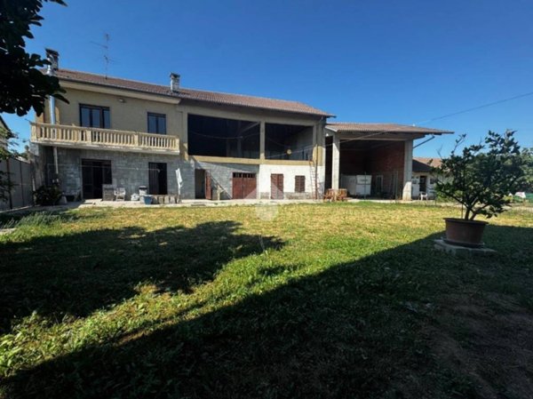 casa indipendente in vendita a Carmagnola