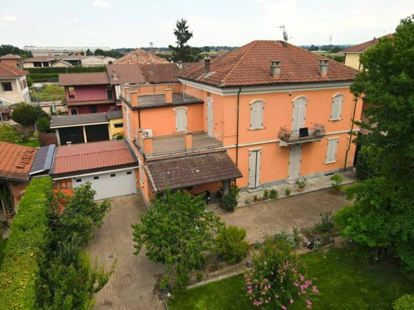 casa indipendente in vendita a Carmagnola
