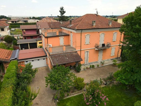 casa indipendente in vendita a Carmagnola