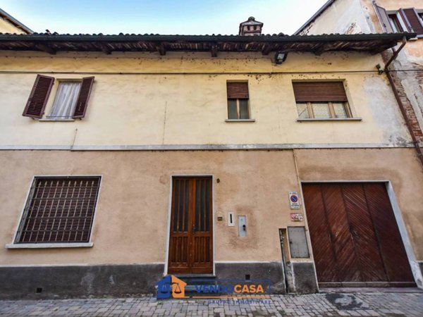 casa indipendente in vendita a Carmagnola in zona Cavalleri