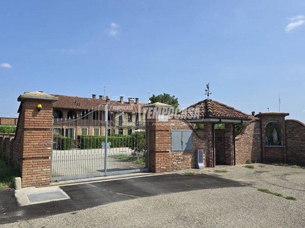 casa indipendente in vendita a Carmagnola in zona Motta