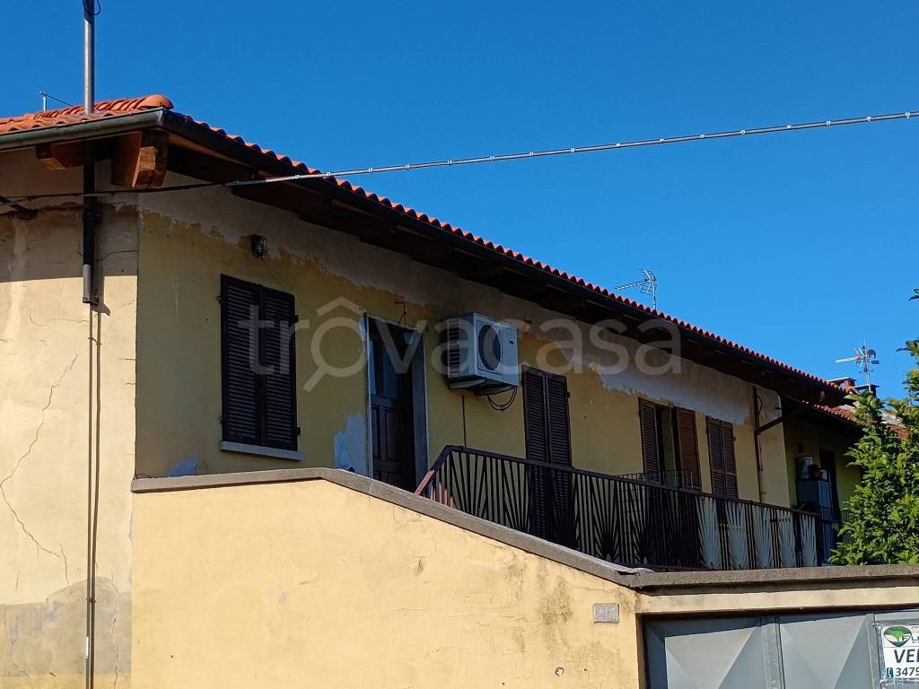 casa indipendente in vendita a Carmagnola in zona Salasio