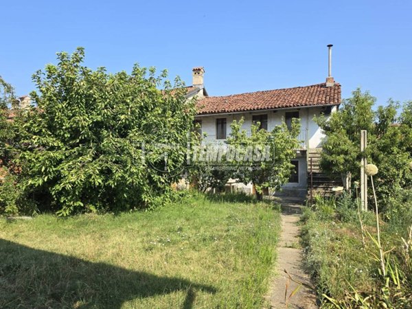 casa indipendente in vendita a Carmagnola in zona Salasio