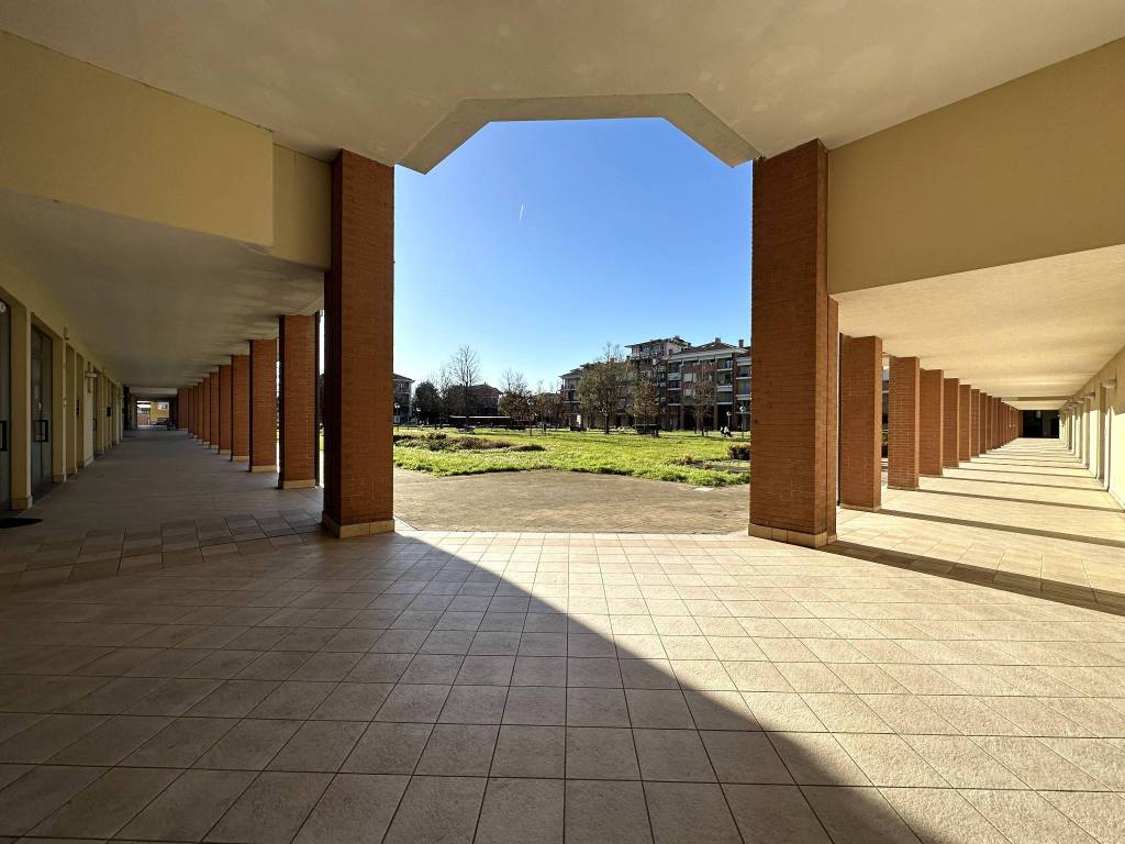 negozio in vendita a Carmagnola in zona Cavalleri