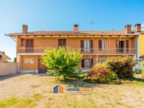 casa indipendente in vendita a Carmagnola in zona Cavalleri