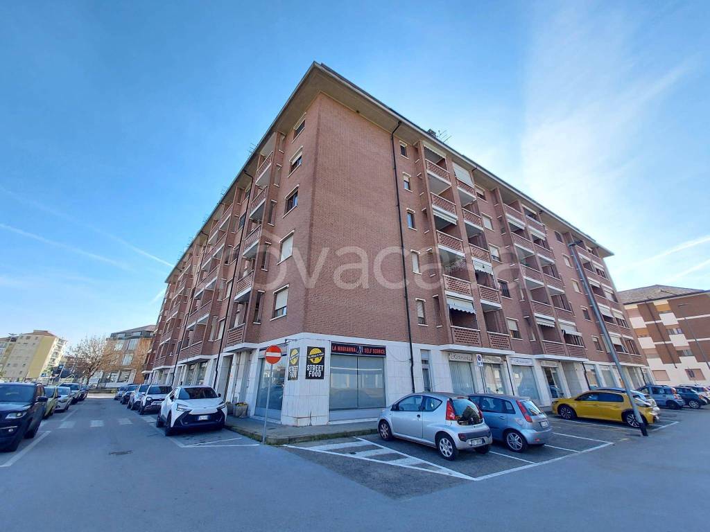 appartamento in vendita a Carmagnola in zona Cavalleri