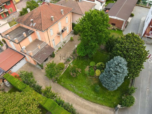 casa indipendente in vendita a Carmagnola
