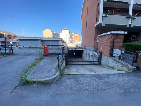 box auto in vendita a Carmagnola in zona Cavalleri