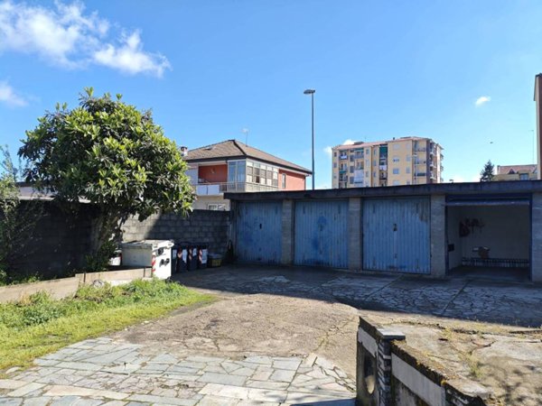 box auto in vendita a Carmagnola in zona Salasio