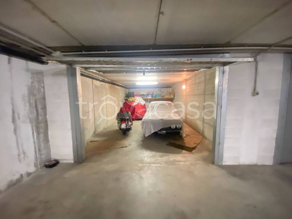box auto in vendita a Carmagnola in zona Salasio