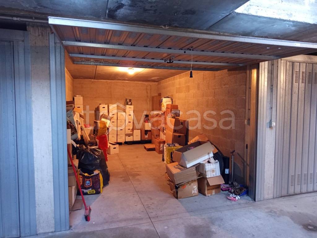 box auto in vendita a Carmagnola in zona Cavalleri