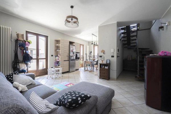 casa indipendente in vendita a Carmagnola in zona San Bernardo