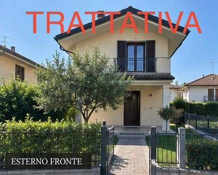 casa indipendente in vendita a Carmagnola in zona Tuninetti