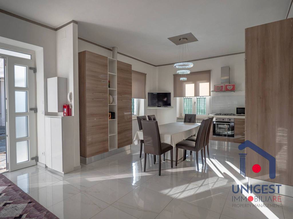 casa indipendente in vendita a Carmagnola in zona Cavalleri