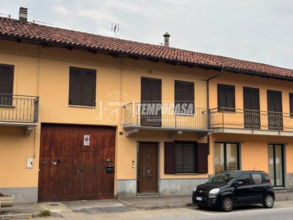 casa indipendente in vendita a Carmagnola in zona San Bernardo
