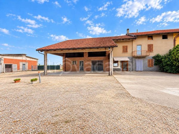 casa indipendente in vendita a Carmagnola in zona Motta