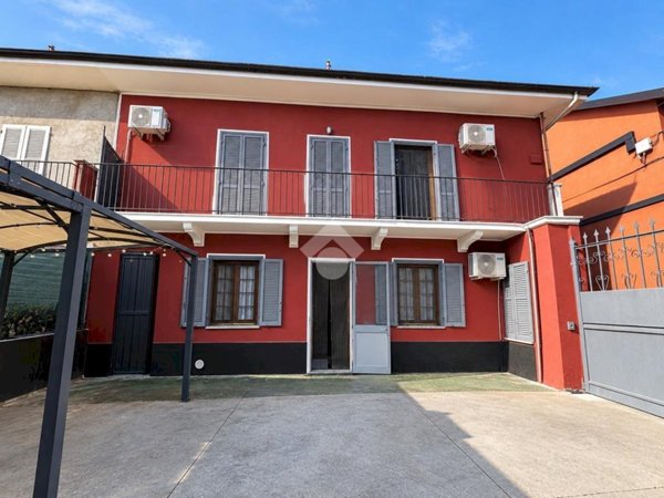 casa semindipendente in vendita a Carmagnola in zona Salasio