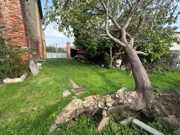 casa indipendente in vendita a Carmagnola in zona Motta