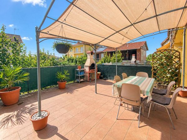 casa indipendente in vendita a Carmagnola in zona Motta