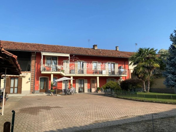 casa indipendente in vendita a Carmagnola in zona San Bernardo
