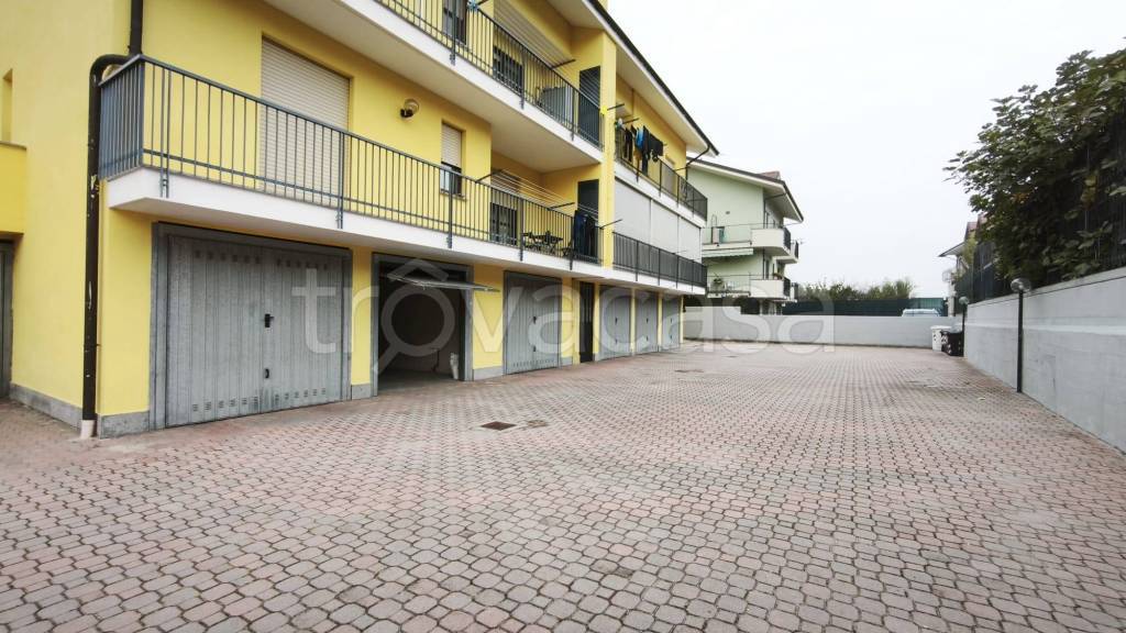 box auto in vendita a Carmagnola in zona Motta