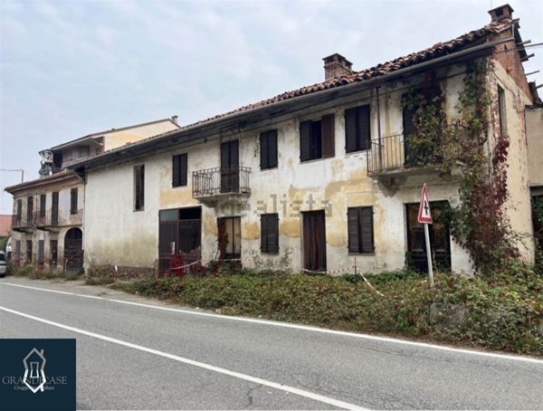 locale commerciale in vendita a Casalborgone in zona Ceriaglio