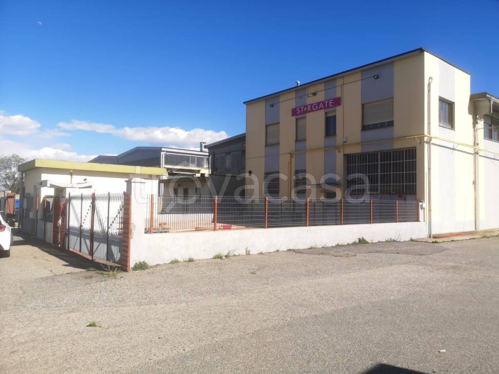 locale commerciale in vendita a Caselette