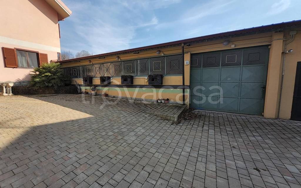 locale commerciale in vendita a Caselette