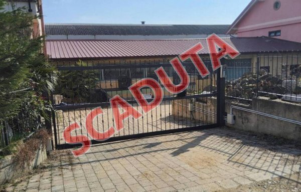 locale commerciale in vendita a Caselette