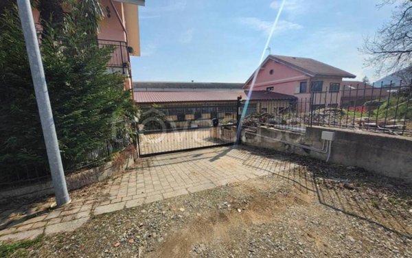 locale commerciale in vendita a Caselette