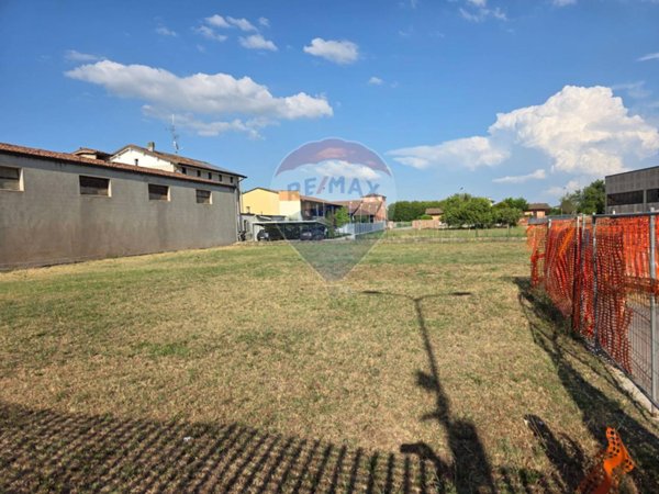 terreno edificabile in vendita ad Acquafredda