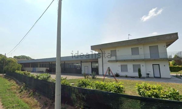 capannone in vendita ad Acquafredda