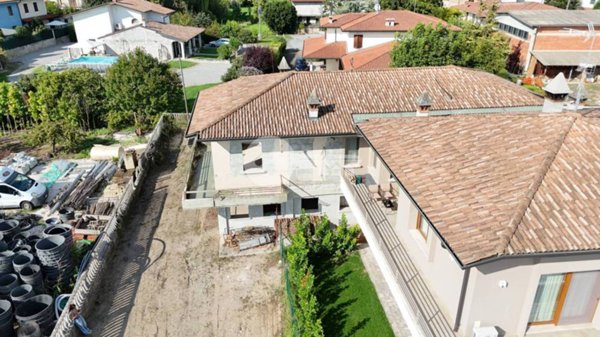 casa indipendente in vendita ad Acquafredda