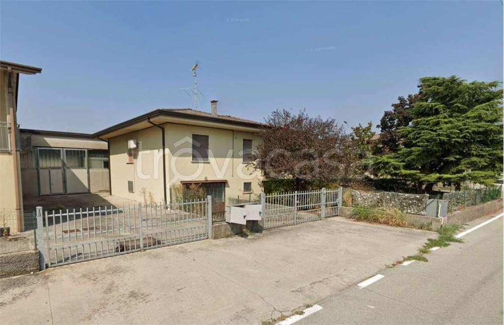 negozio in vendita ad Acquafredda