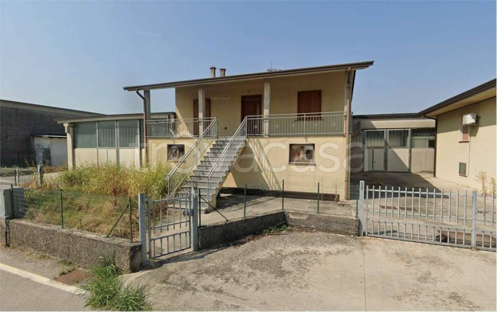 negozio in vendita ad Acquafredda