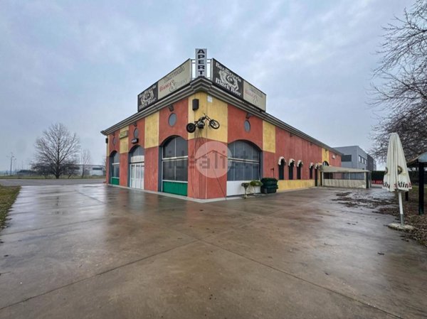 locale commerciale in vendita ad Acquafredda