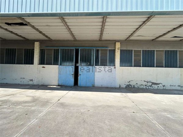 locale commerciale in vendita ad Acquafredda