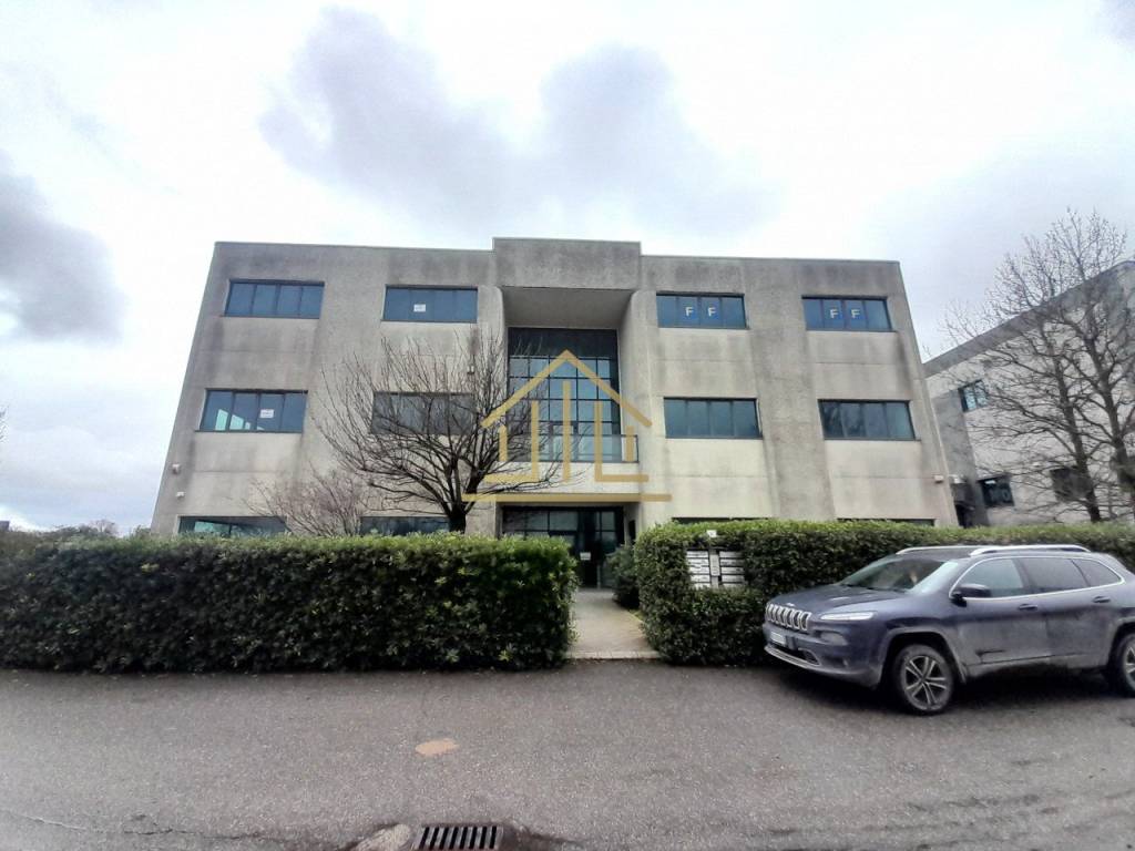 ufficio in vendita ad Acquafredda