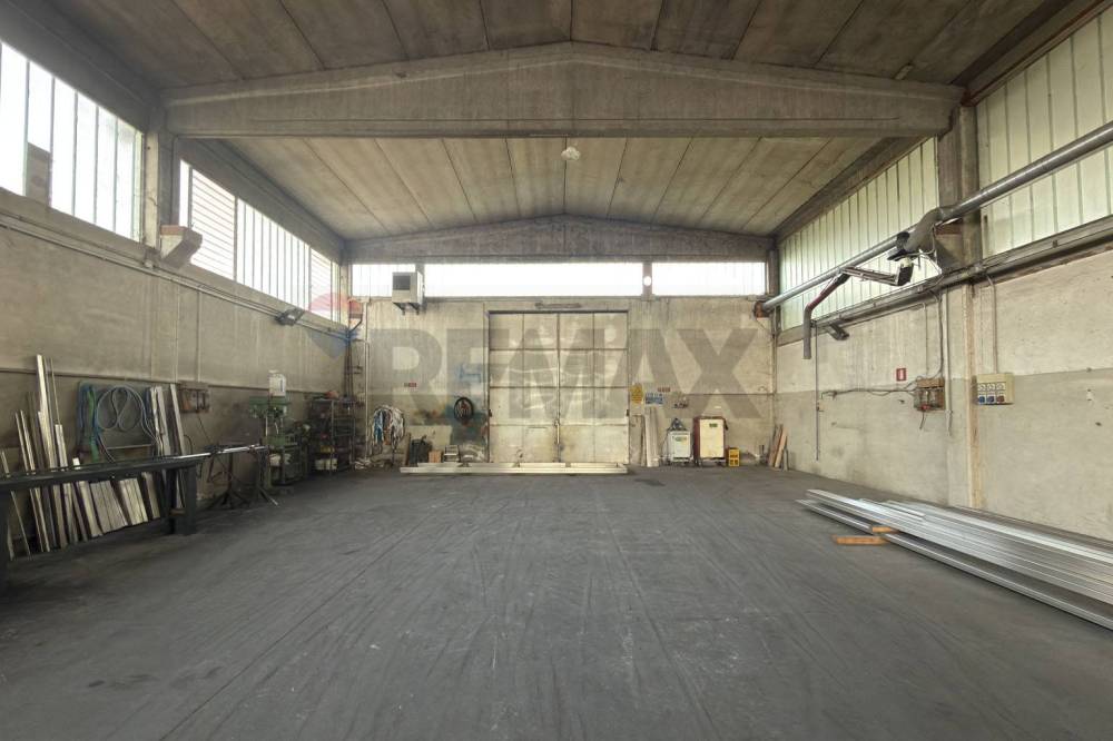 locale di sgombero in vendita ad Acquafredda