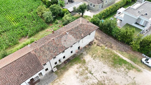 casa indipendente in vendita ad Acquafredda