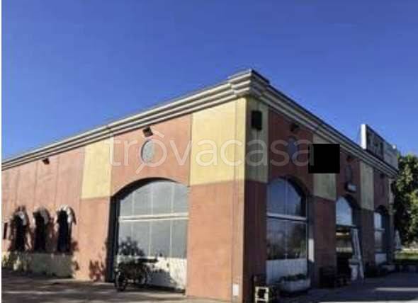 locale commerciale in vendita ad Acquafredda