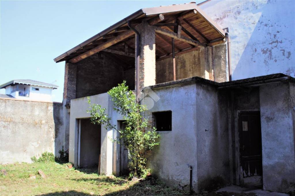 casa indipendente in vendita ad Adro
