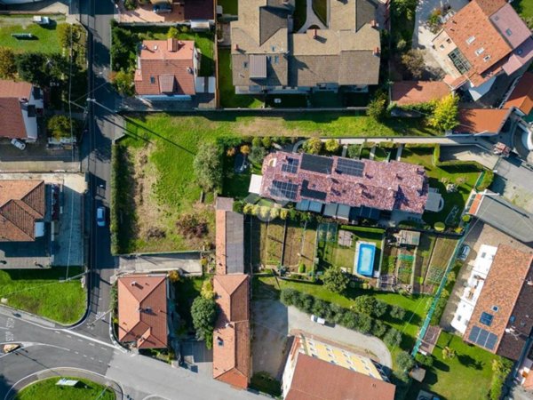 terreno edificabile in vendita ad Adro