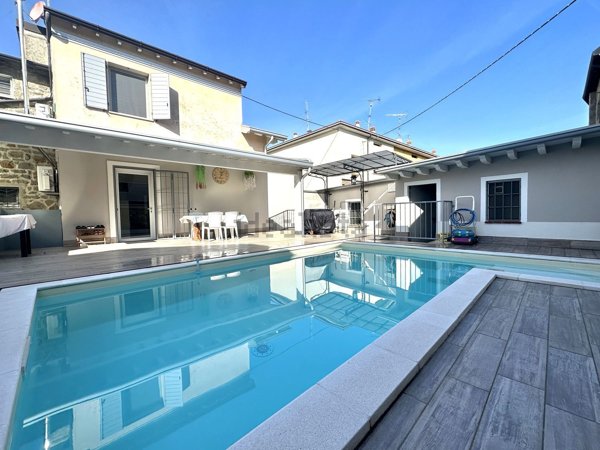 casa indipendente in vendita ad Adro