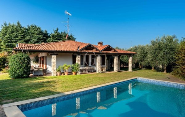 casa indipendente in vendita ad Adro in zona Torbiato